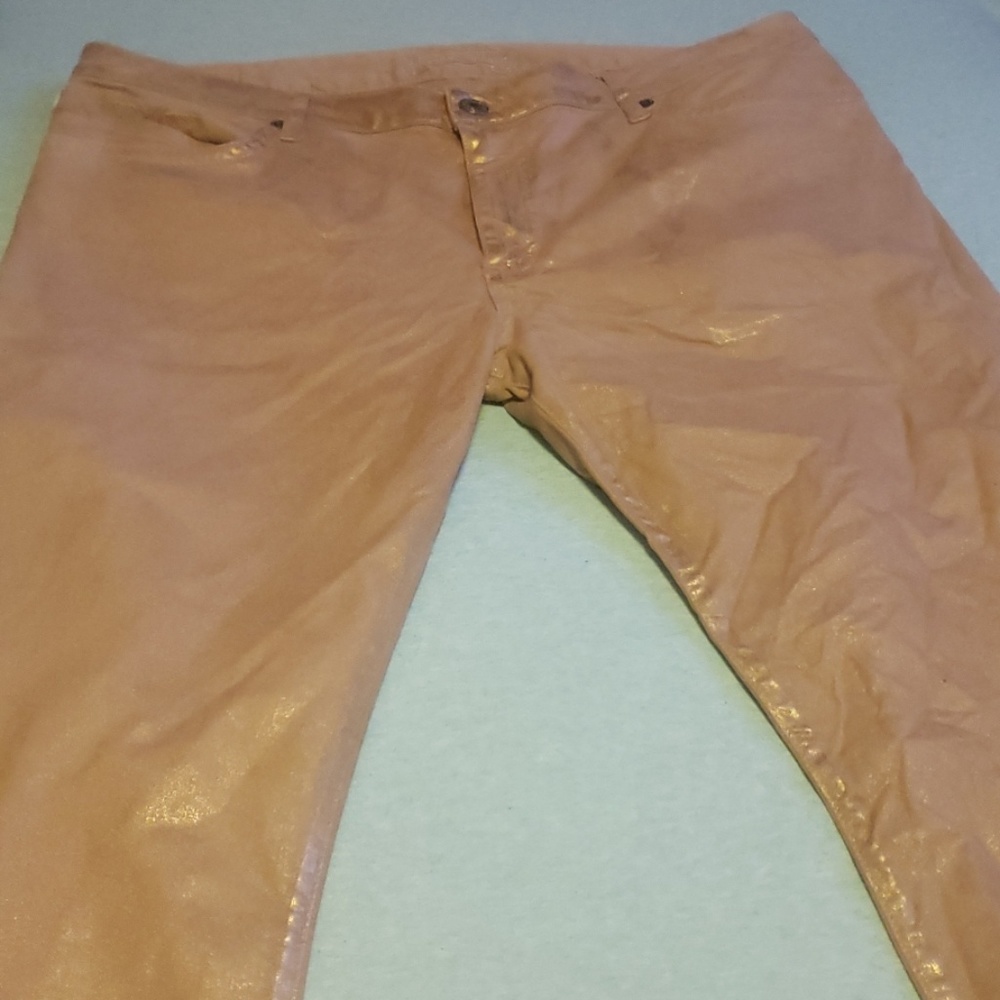 Robin genes used pants